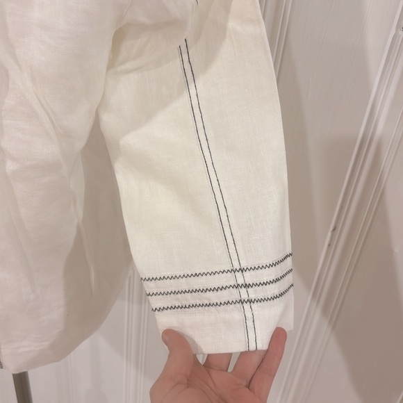 Beautiful thick white linen shirt with black topstitching - Picture 5 of 8